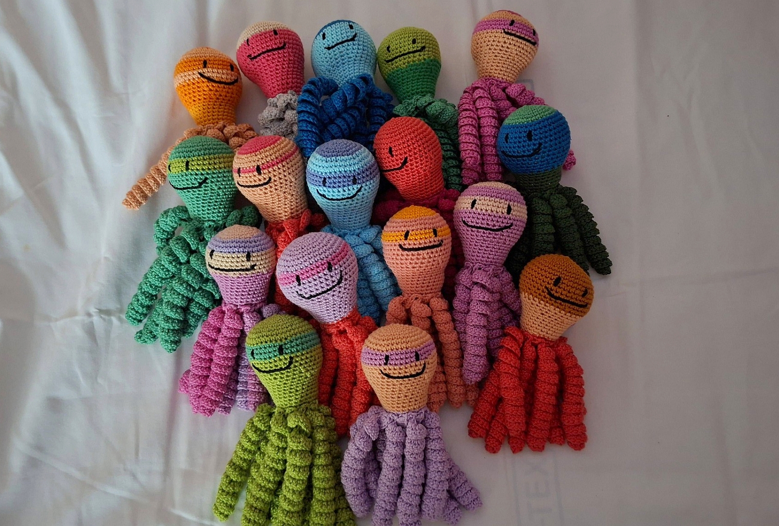 Polipvilág csoport - közös horgolással a babák és gyerekek gyógyulásáért